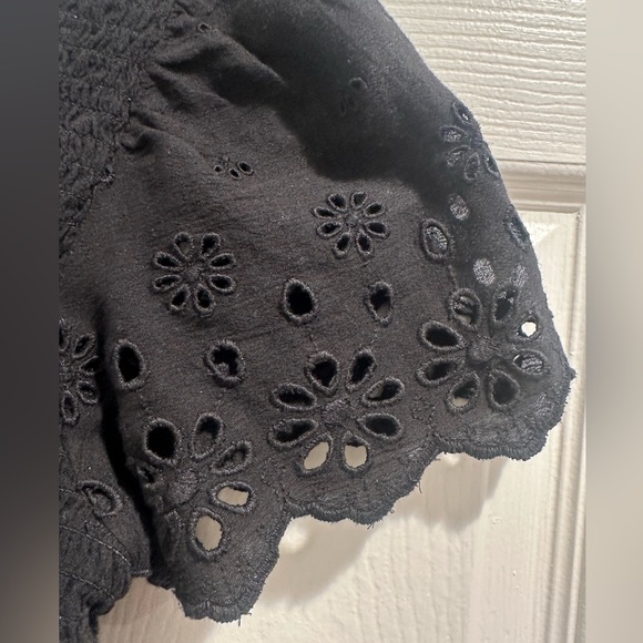 Madewell Black Eyelet Sleeve with Smocked bodice & buttons up back - Picture 4 of 6